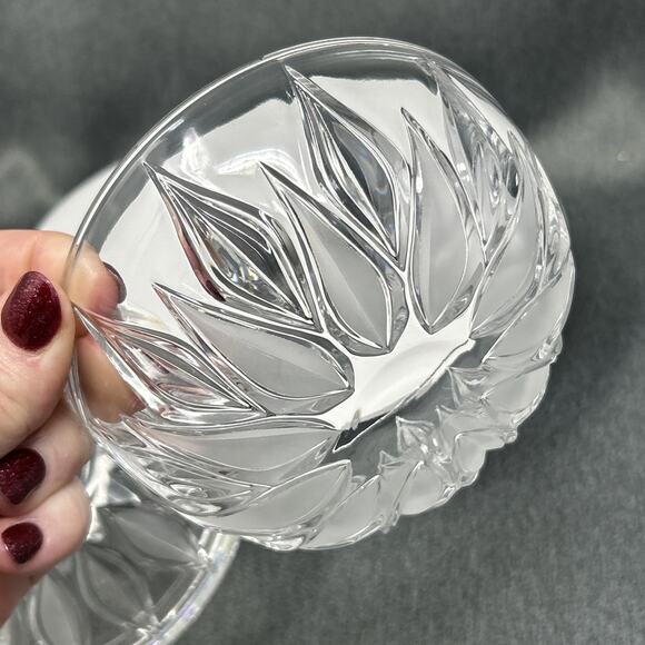 Vintage Cut Crystal Candy Dish Clear Glass Bonbonniere Leaf Pattern Lidded Bowl - Picture 4 of 6